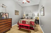 NEWLake it Easy” a lakefront 6BR 6BA retreat, with pool and large game room!