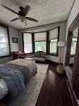 Craftsman Charm, 2-bedroom house with AC, WiF, Tranquil Setting