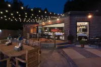 Stay at-FL Hotels in Colgate