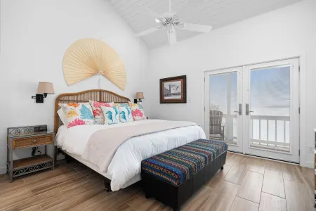 Pelican Shores ~ Amazing Water views