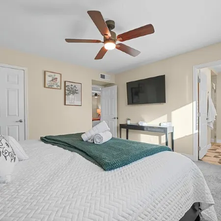Unique 4-Bed, 3-Bath House with Pool, Hot Tub, Arcade and Hi-Spd Wifi