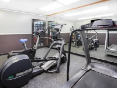 Travelodge by Wyndham Livonia/Canton/Novi Detroit Area Hotels in Wayne County