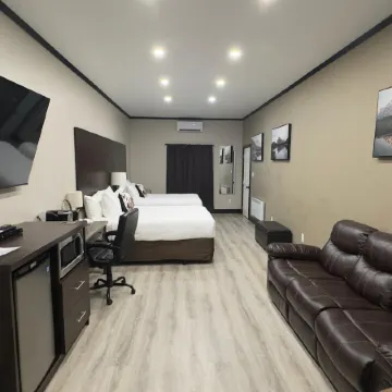 Motel 7 Inn & Suites