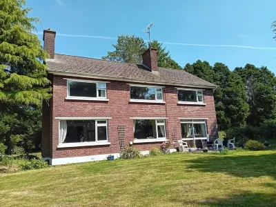 Luxurious Meath Retreat With 5 Bedrooms Các khách sạn ở 