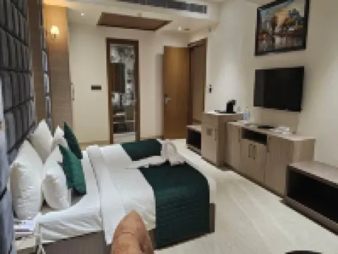 Hotel Gold in Leaf Hotels in Aligarh