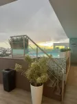 Apartment with pool two minutes from BlueMall فنادق في 