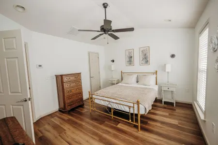 Spacious 4-bedroom townhome in charming Cary with WiFi, AC