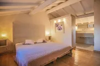 Gordes, Calme Absolu et vue Panoramique Hotels in Gordes