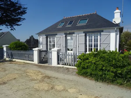 Beach House ! idyllic setting for your holidays Отели в г. Иль-Тюди