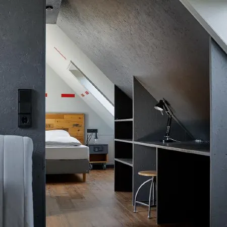 Underdog Hotel Отели рядом с достопримечательностью «Станция метро "Берне"»