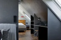 Underdog Hotel
