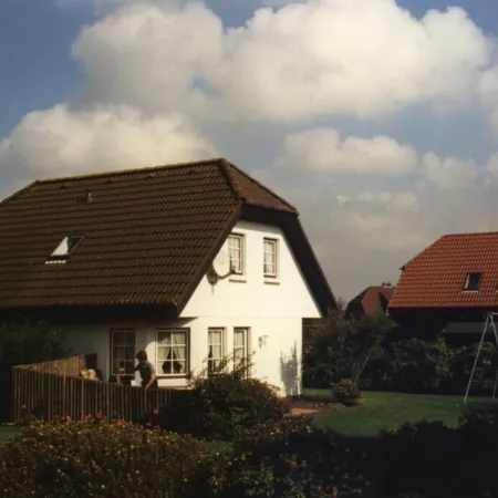 Beautiful, lovingly decorated octagon. House, well maintained. garden