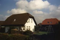 Beautiful, lovingly decorated octagon. House, well maintained. garden Hotels in Friedrichskoog