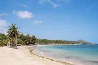 Charming 2- 2 apartment with AC, Wi-Fi ,TV, pool, in gorgeous Puerto Plata.