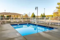 Suburban Studios Near Camp Lejeune Hotels in Jacksonville
