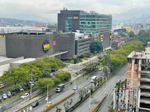 Cozy 3 bedroom apartment, with air conditioner. One block away from VIVA MALL