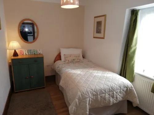 COSY COTTAGE WITH REAL FIRE AND FABULOUS VIEWS IN CARMARTHENSHIRE, WALE - 2-Star