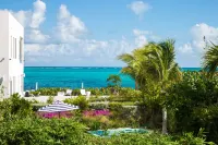 Villa DelEvan 4A / 1-bedroom villa on the Grace Bay Beach,