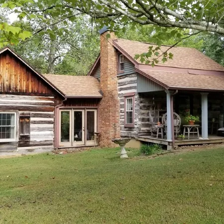 Authentic 1800s Century Kentucky Log Cabin Land Bewteen the Lakes