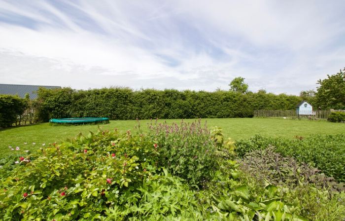 Zeeuws Huisje is centrally located within cycling distance of the beach