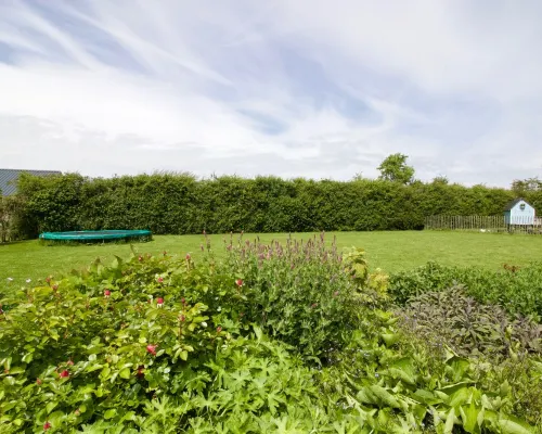 Zeeuws Huisje is centrally located within cycling distance of the beach Hotels in Serooskerke