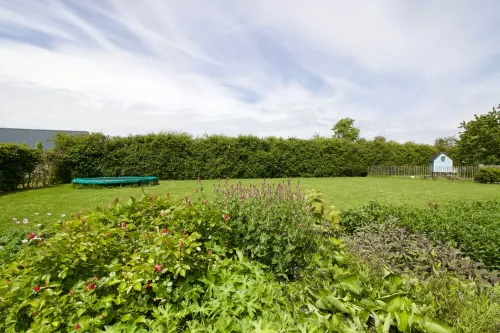 Zeeuws Huisje is centrally located within cycling distance of the beach - Homestays