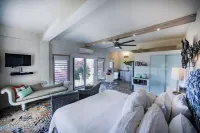 STARLIGHT: GORGEOUS VIEWS OF THE BEACH, FORT BERKLEY & MONTSERRAT Hoteles en 