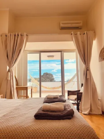 Come and enjoy peace, quiet and views of the sea and mountains in your comfort.