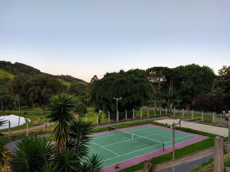 Fazenda Nuvem (30km from Monte Verde) Отели рядом с достопримечательностью «Escola Mineira de Falcoaria»