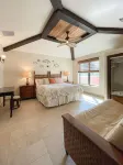 NEMO HOUSE-Luxury Beachfront on perfect Beach-Perfect for 4 couples / 2 families