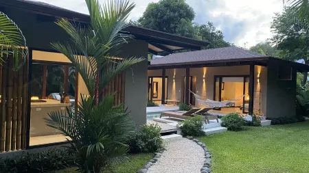 Casas de Agua. Villa Agua Viva. Natural walking trail to the beach.