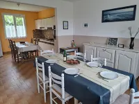 Large family house, 5 bedrooms, only 5 km from the Abers and soft sandy beaches