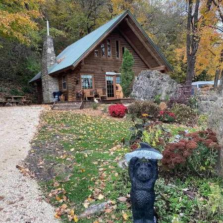 Log Cabin next to the Mississippi River