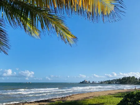 Family Paradise Beach Front, Free parking, Wifi and pool