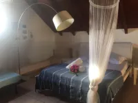 Comfortable villa, swimming pool, tropical garden, near beach st Anne, 8 pers Hotels in Sainte-Anne