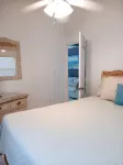 Serenity On The Bay1 - One Bed Apt Close to Supermarkets, Shops and Restaurants! Hotels near Simones YFE Art Gallery