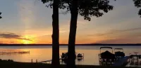 Spectacular Lakefront Cabin w/boat mooring on Higgins Lake Sleeps up to 8 people - Parvekkeita