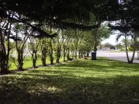 West Palm Beach Tuscany Guest House Các khách sạn ở Haverhill