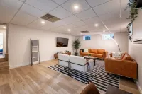 Newly Renovated getaway, w/firepit, close to Skiing, Hiking, Golfing