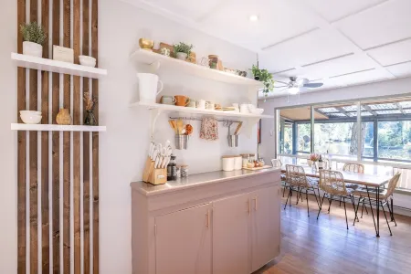 Hills Haven Luxury Cottage - Minden Hills Escape for the Nature Enthusiast