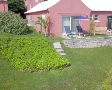 Sand Pebble 1 Bdrm Apt on Marley Beach w/ ocean views & steps to private beach Hotels in Warwick