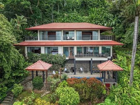 Exotica-All Suite House & Killer Views. On-site Staff-Gated Community-Paved Road