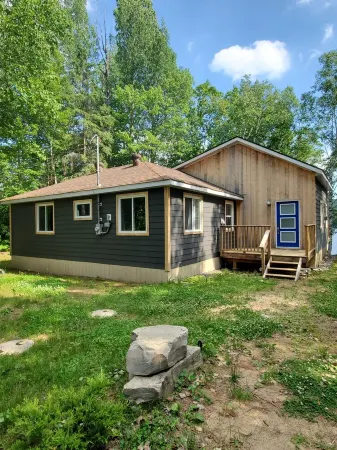 Diamond lake waterfront cottage just west of Bancroft