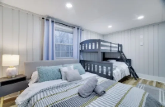 Indian Mountain Getaway-hot tub, lakes ,hiking ,fireplace , pool table