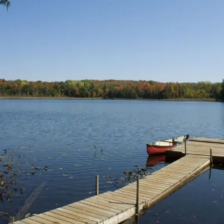 Beautiful Log Home on Quiet Private Lake