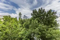 Luxurious 2-room apartment in the Center of Kiev, Sofievskaya Square