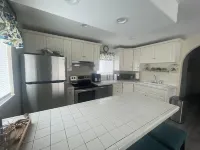 Modern Haven in Klamath Falls - A Stylish Home Away from Home Hotels in Altamont