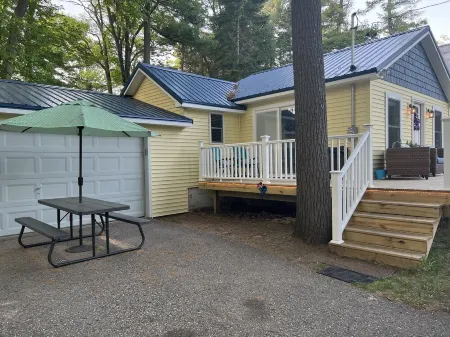 If you love water & outdoor activities this is the place for you!! Отели рядом с достопримечательностью «Заказник Хилднер-Бирс»