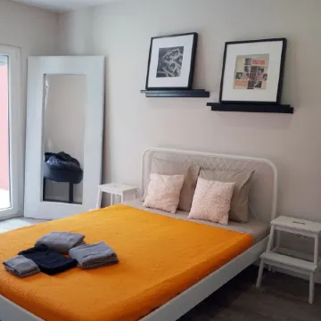 Lisbon Beach Apartments 7. Beach 5 minutes -terrace-barbecue-pets allowed-wifi