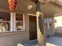 Casita Rael in Historic OldTown Hotels near ABQ BioPark - Botanic Garden